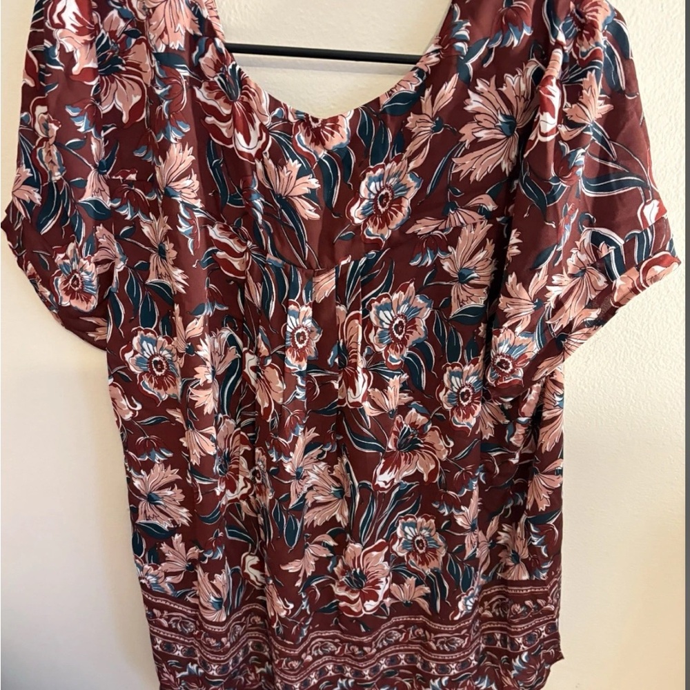 NWT!  DR2 Floral Print Top in Burgundy and Pink
